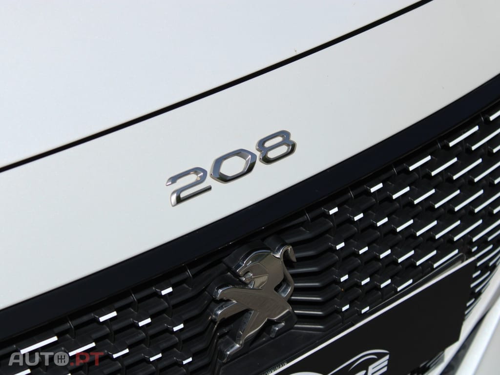 Peugeot E-208 50 kWh GT Pack