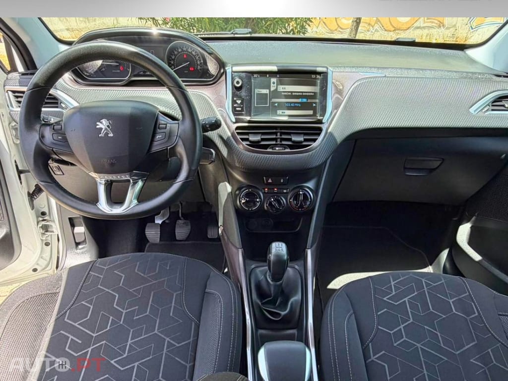 Peugeot 2008 1.2 VTi Active
