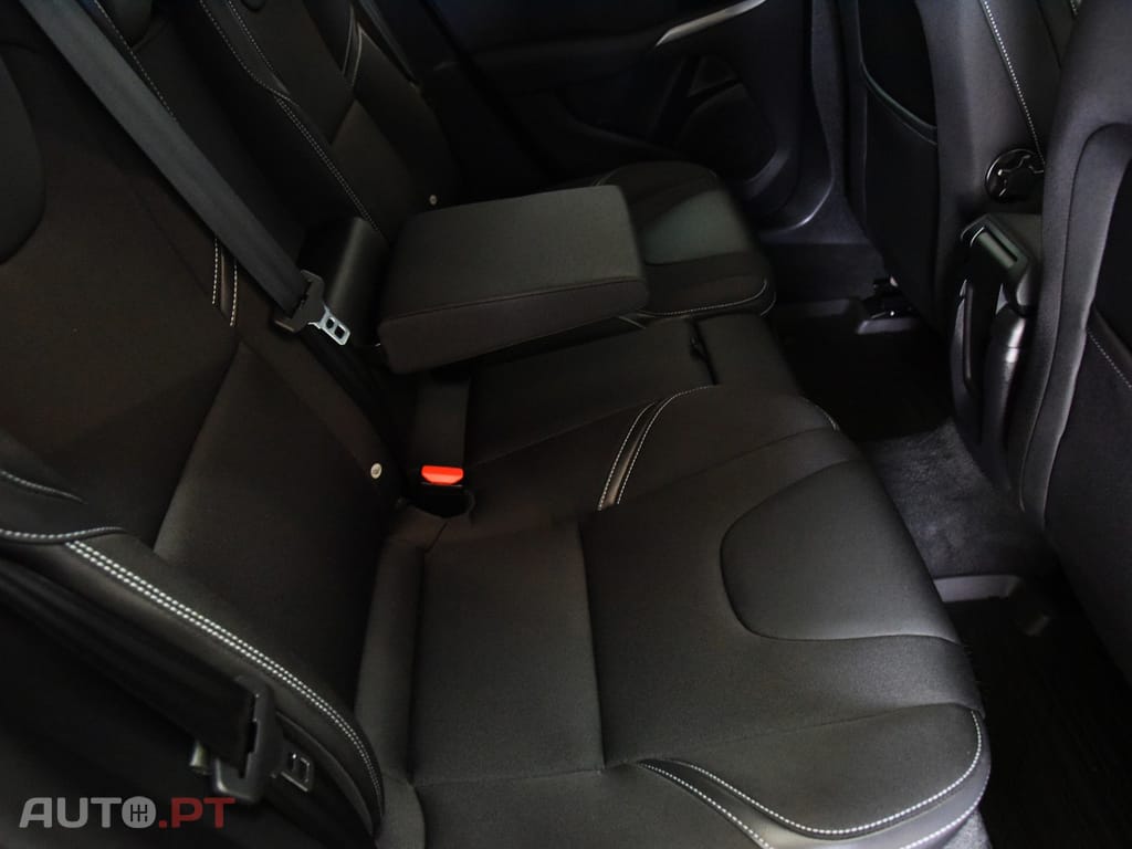 Volvo V40 2.0 D3 Momentum