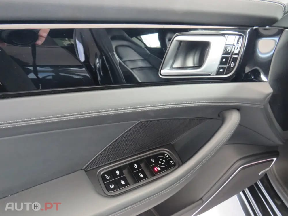 Porsche Panamera 4 E-Hybrid