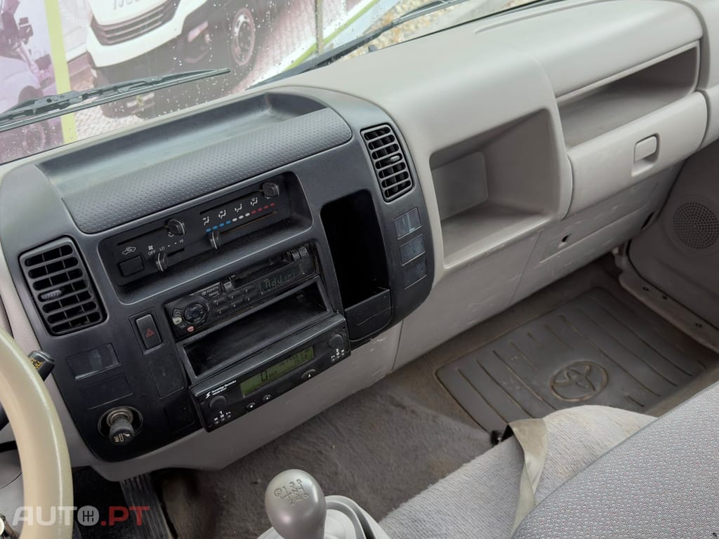 Toyota Dyna 4.6  PESADA 7.5 BASCULA