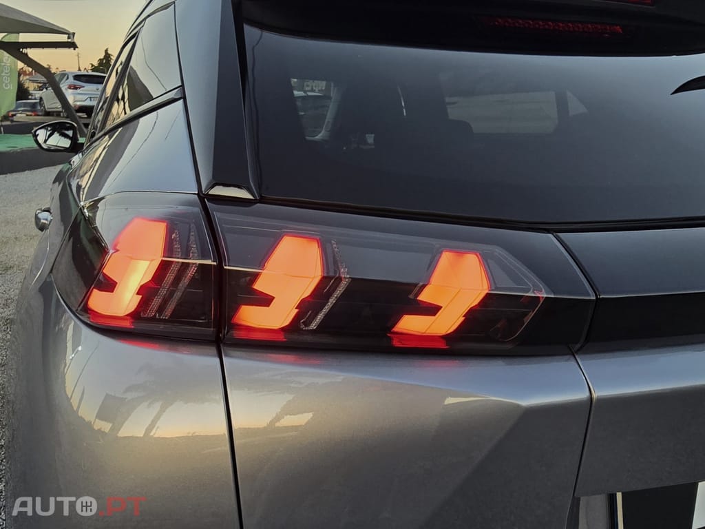 Peugeot 2008 1.2 PureTech Allure EAT8