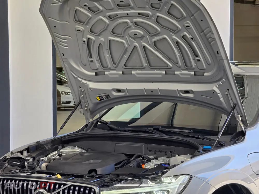 Volvo XC60 2.0 T6 PHEV Inscription AWD