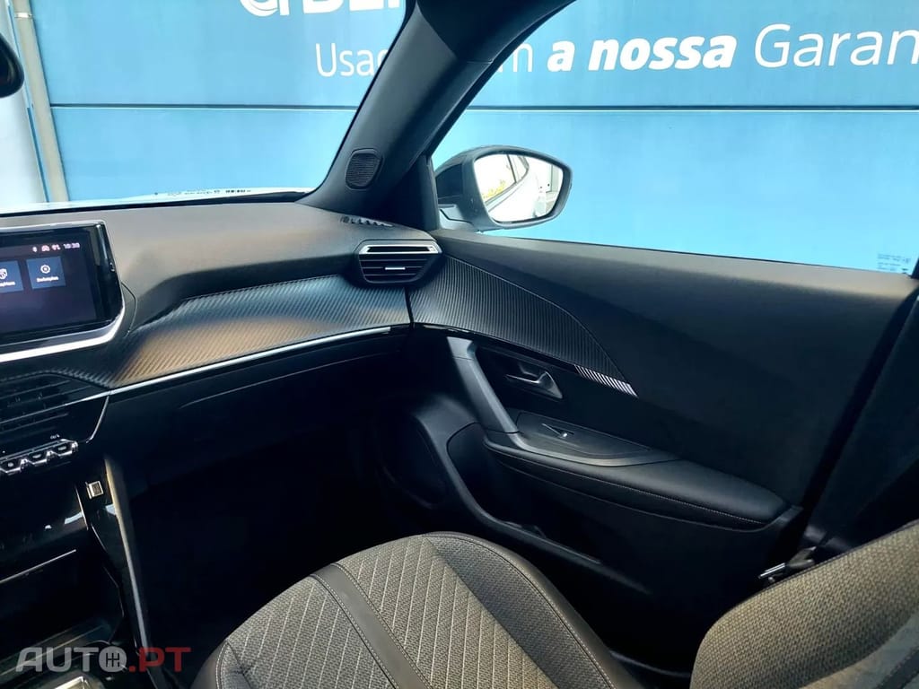 Peugeot 2008 1.2 Hybrid Allure e-DCS6