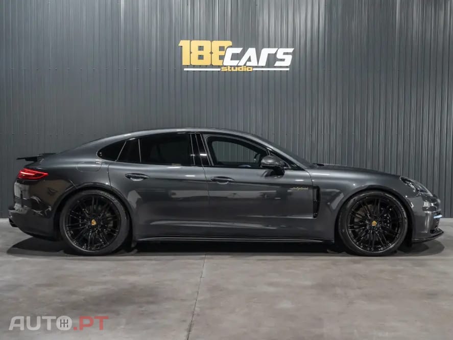 Porsche Panamera 4 E-Hybrid