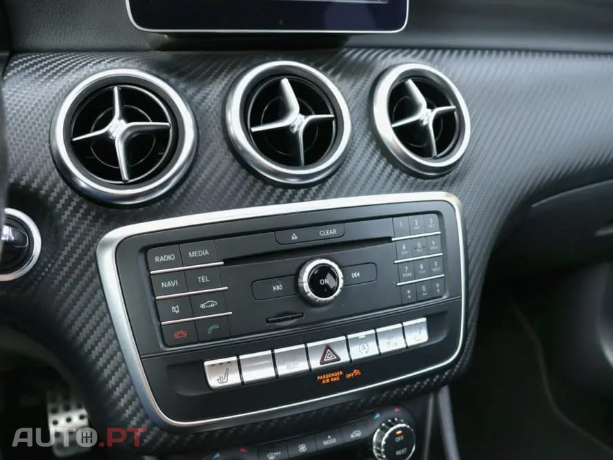 Mercedes-Benz A 180 AMG Line