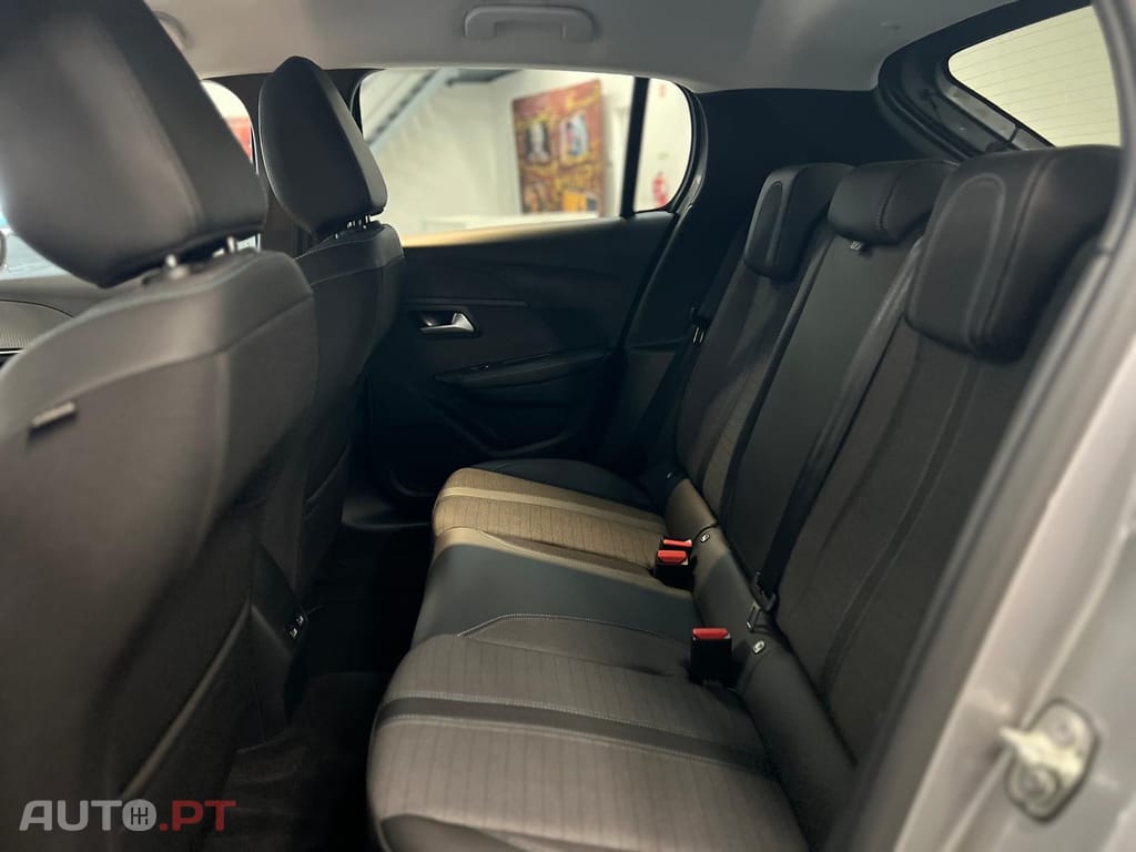 Peugeot E-208 50 kWh Allure Pack