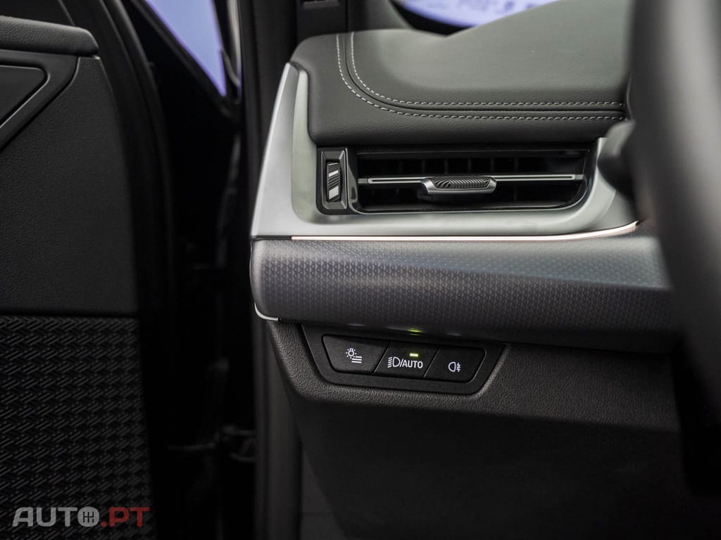 BMW iX1 eDrive20 Pack Desportivo M