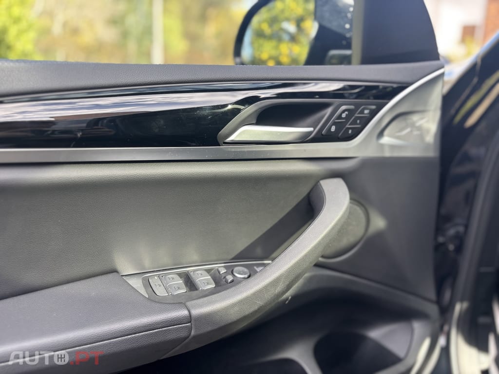 BMW iX3 M Sport Inspiring — fotografia 12