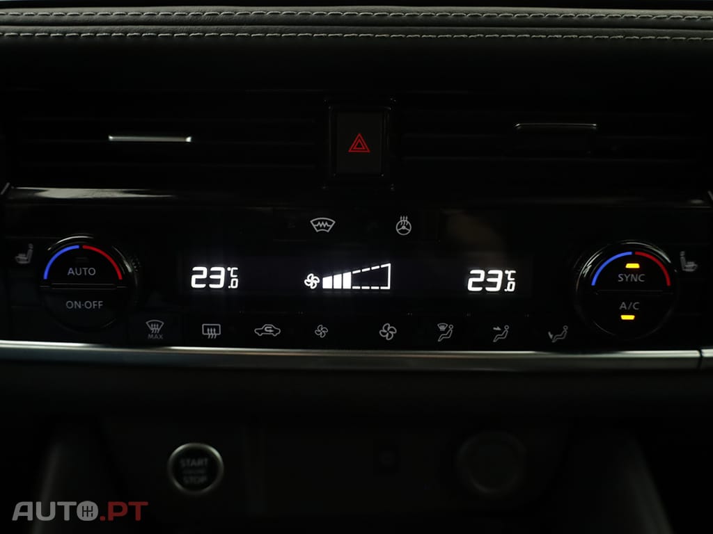 Nissan Qashqai Qashqai 1.3 DIG-T N-Connecta LED Xtronic