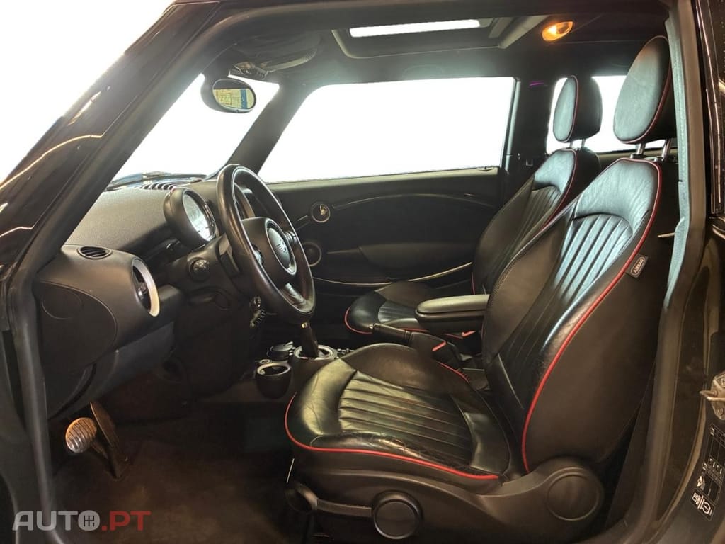 MINI John Cooper Works Auto