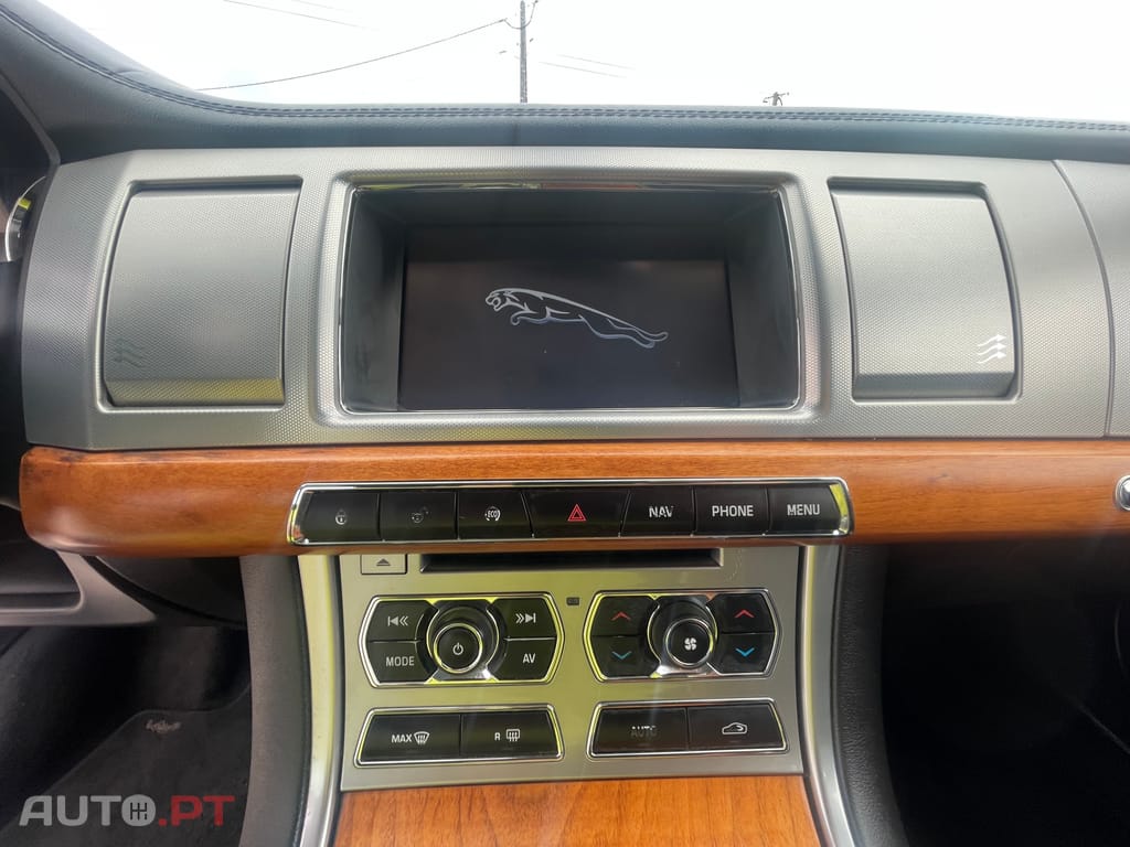 Jaguar XF 2.2 F