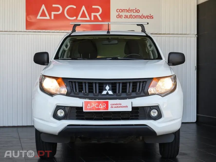 Mitsubishi L200 2.4 DI-D CD Invite Space Cab 3L 4WD