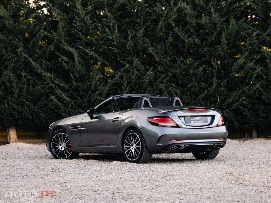 Mercedes-Benz SLC Standard