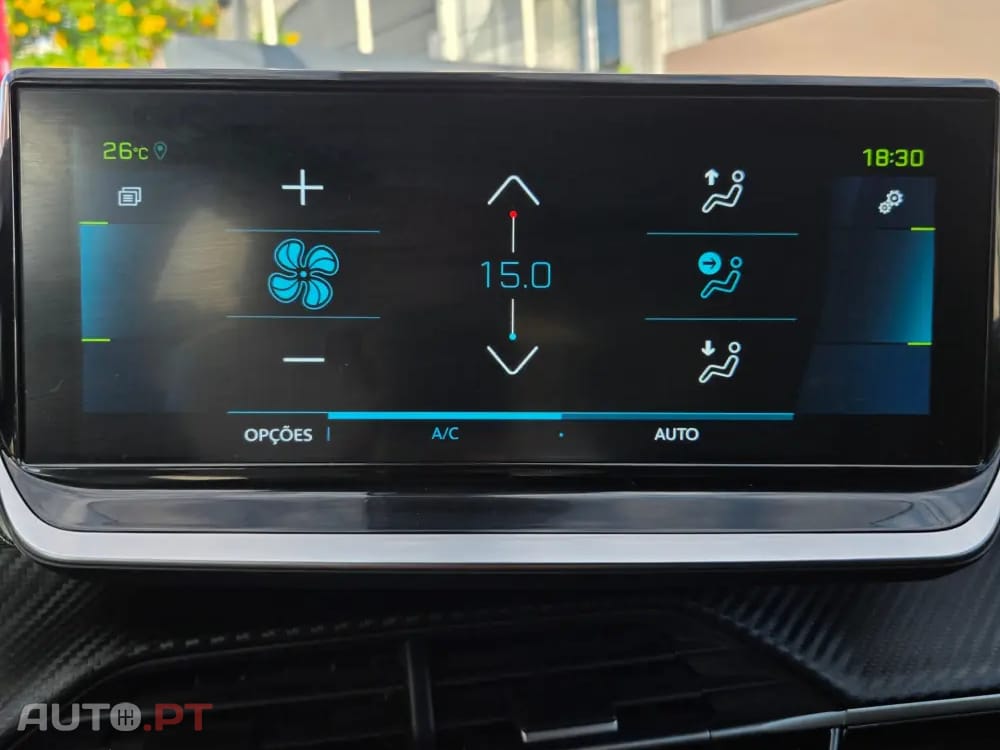 Peugeot E-2008 50 kWh Allure Pack