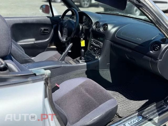 Mazda MX-5 1.6 16V