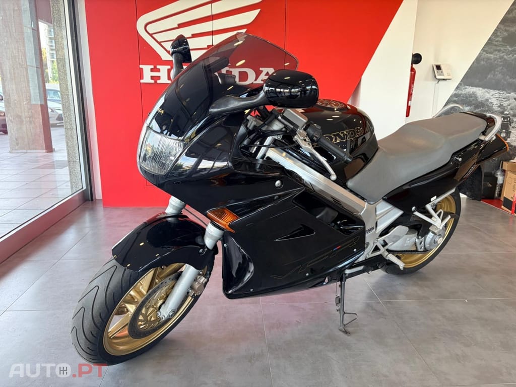 Honda VFR 750 F