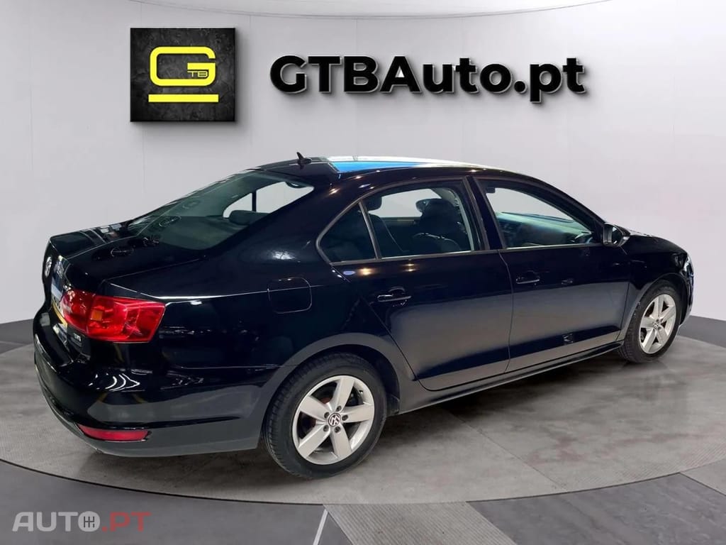 Volkswagen Jetta 1.6 TDI Advance BlueMotion