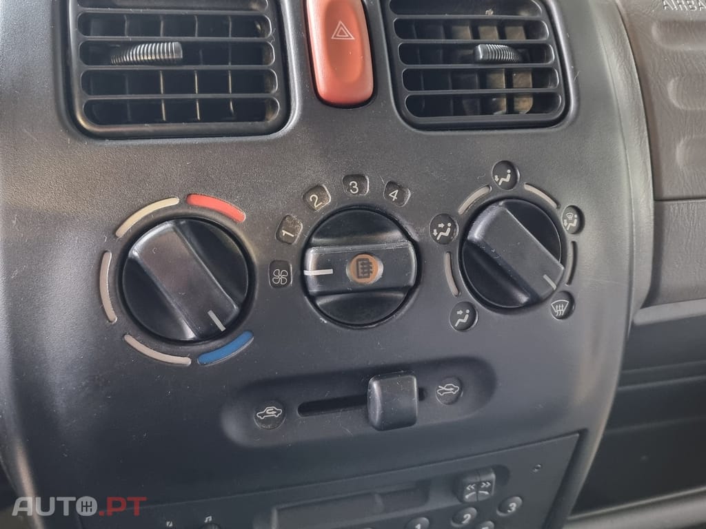 Opel Agila 1.0 12V