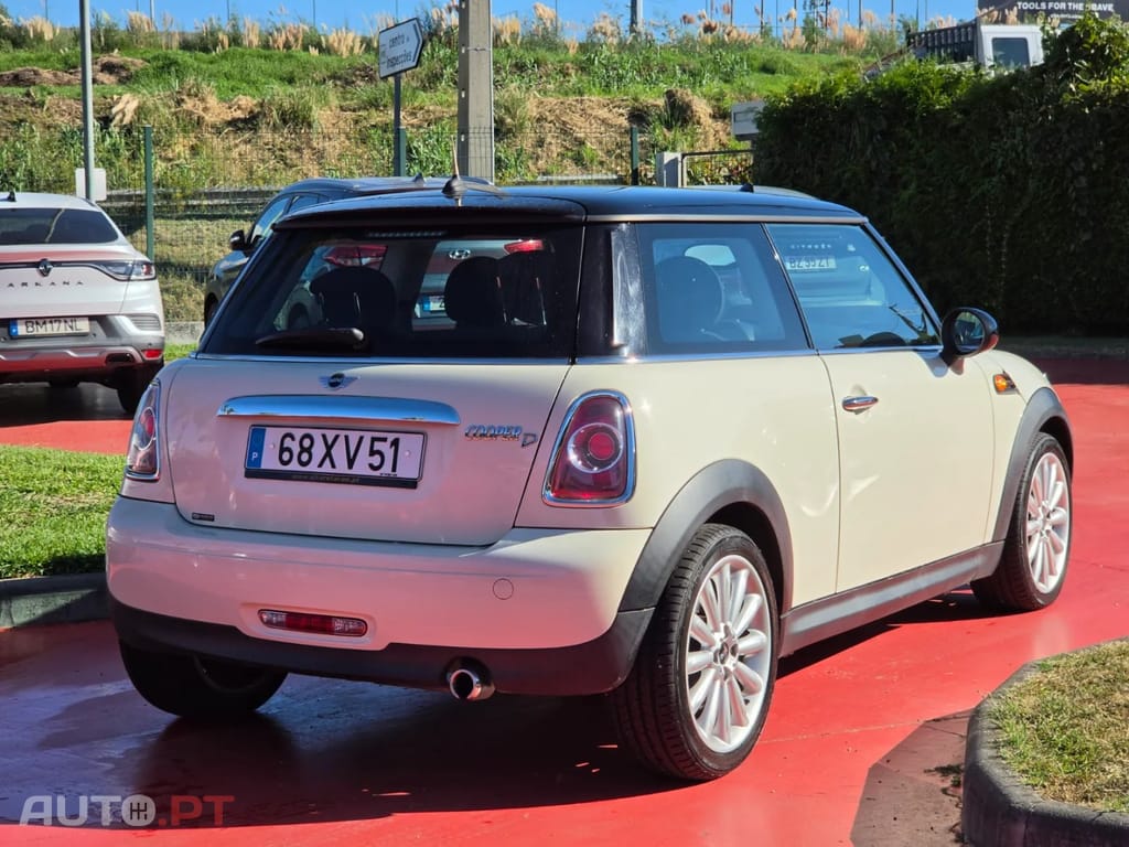 MINI Cooper Cooper D