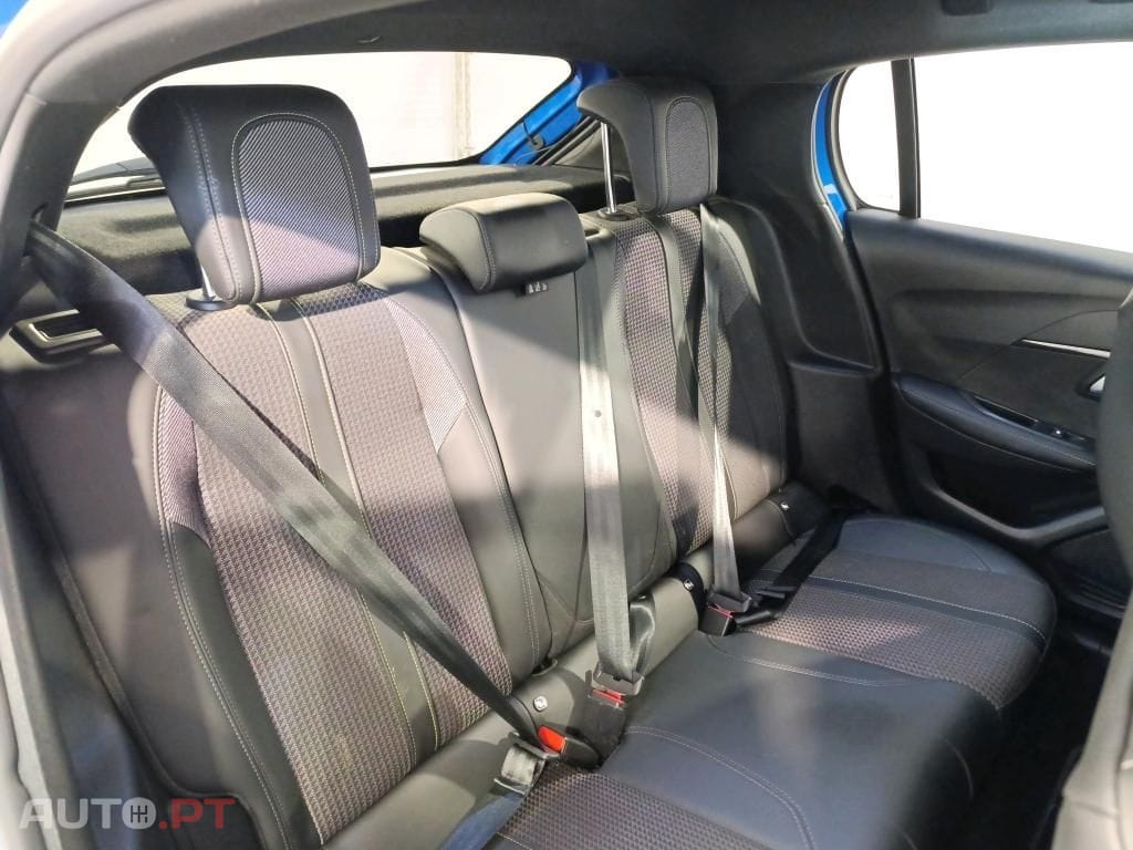 Peugeot E-208 50 kWh GT