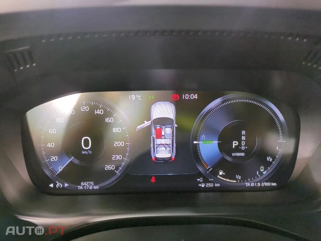 Volvo XC60 2.0 T8 PHEV Momentum Plus AWD