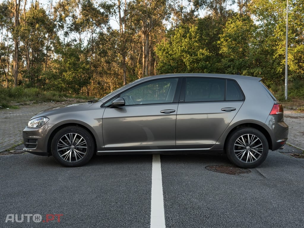 Volkswagen Golf 1.6 TDi BlueMotion Confortline