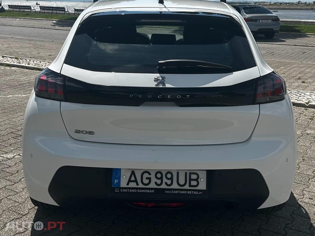 Peugeot 208 •	Peugeot 208 1.5 BlueHDi Active Business Pack