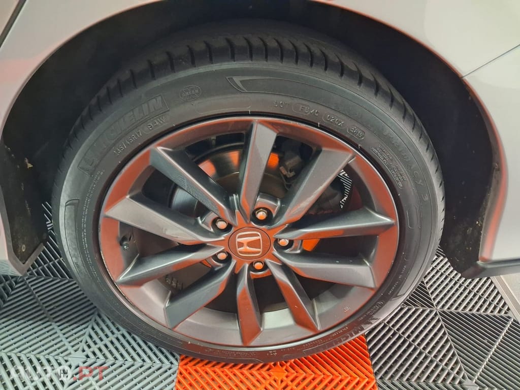 Honda Civic 1.0 i-VTEC Elegance CVT
