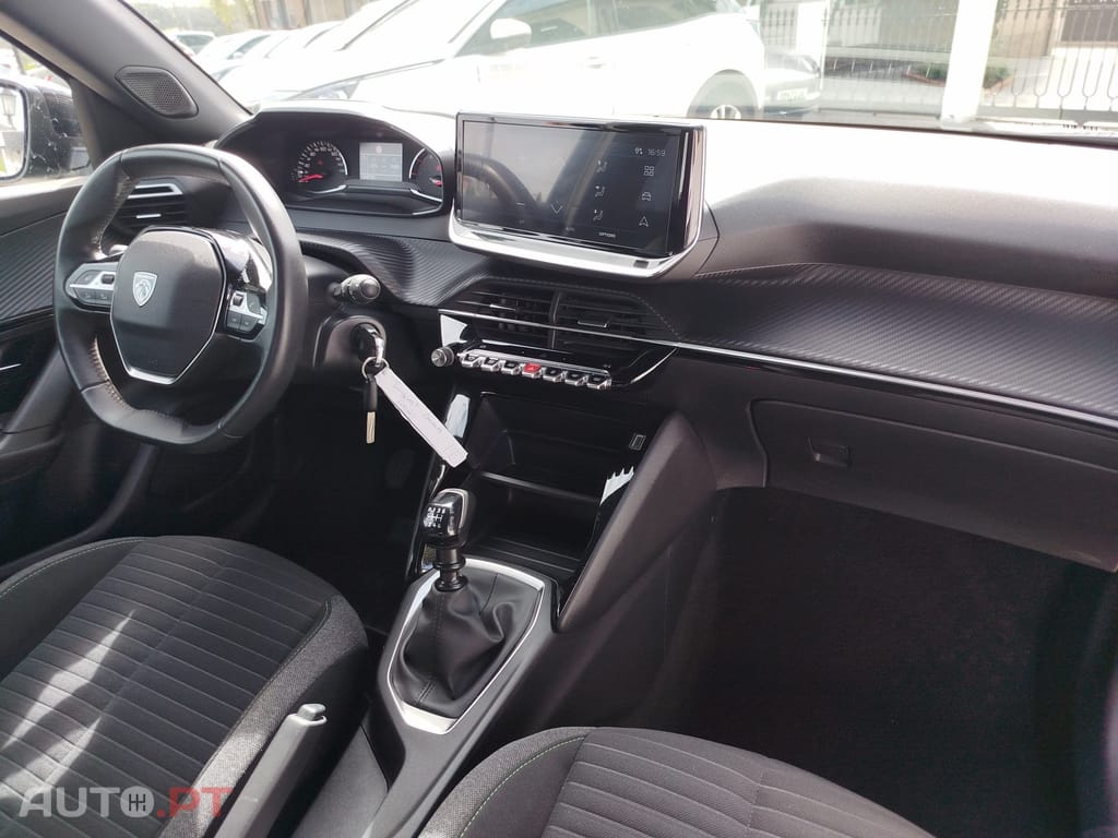 Peugeot 2008 1.2 PureTech Active Pack