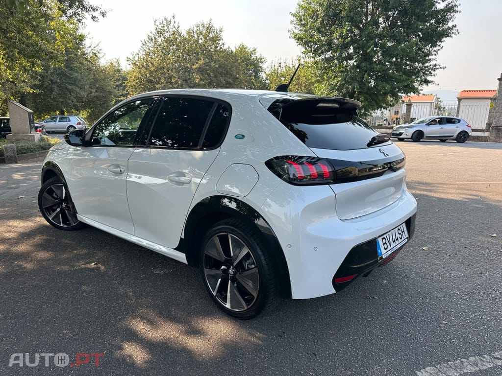 Peugeot E-208 50 kWh GT Pack