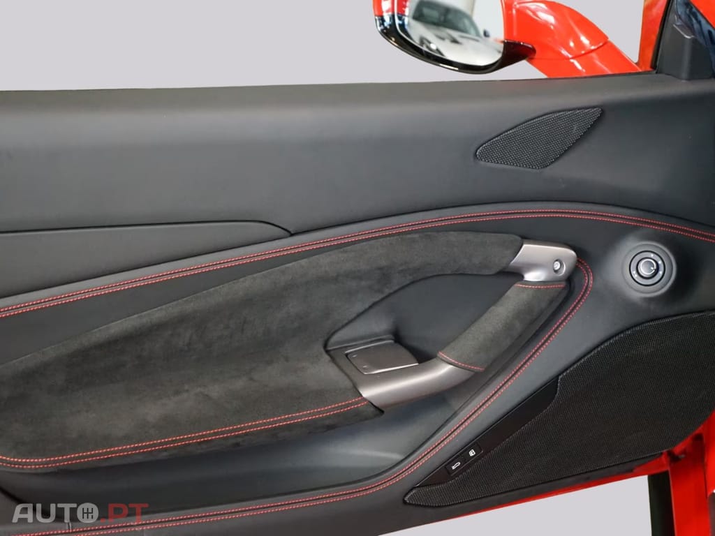 Ferrari F8 CARBON