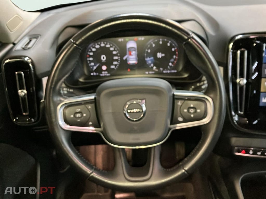 Volvo XC40 1.5 T3 Momentum Plus