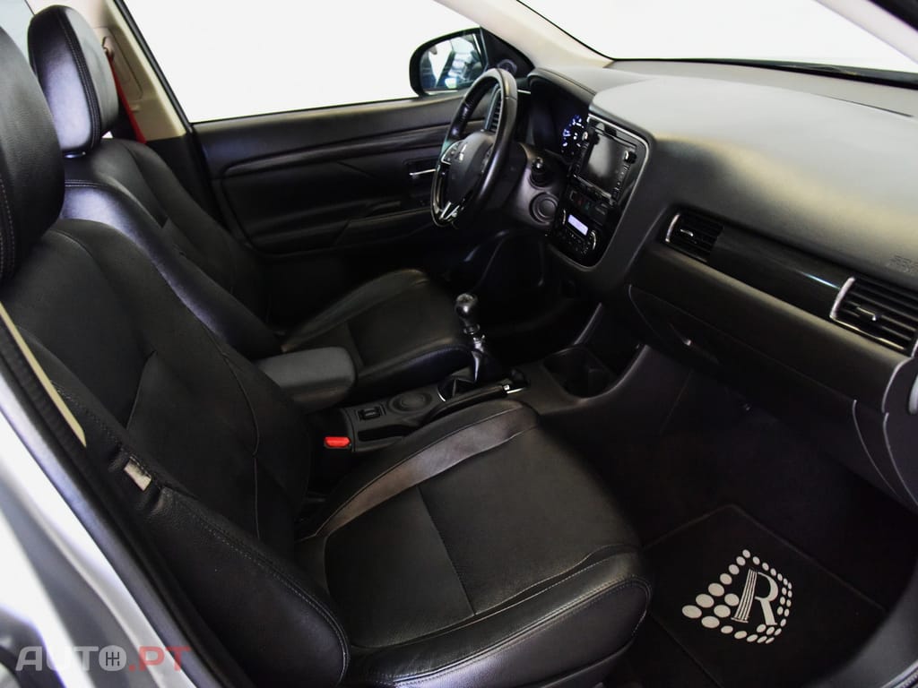 Mitsubishi Outlander 2.2 DI-D Intense+