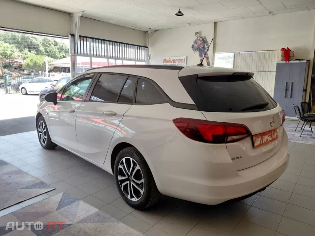 Opel Astra Sports Tourer 1.2 Turbo Business Edition
