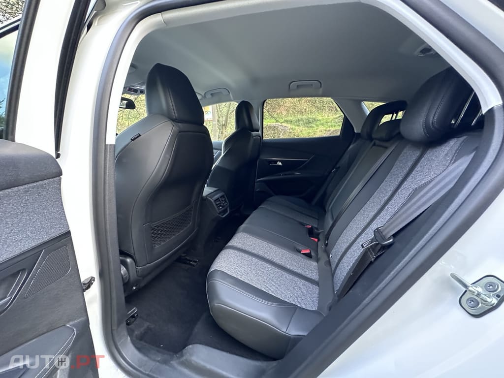 Peugeot 3008 1.2 PureTech Allure EAT8