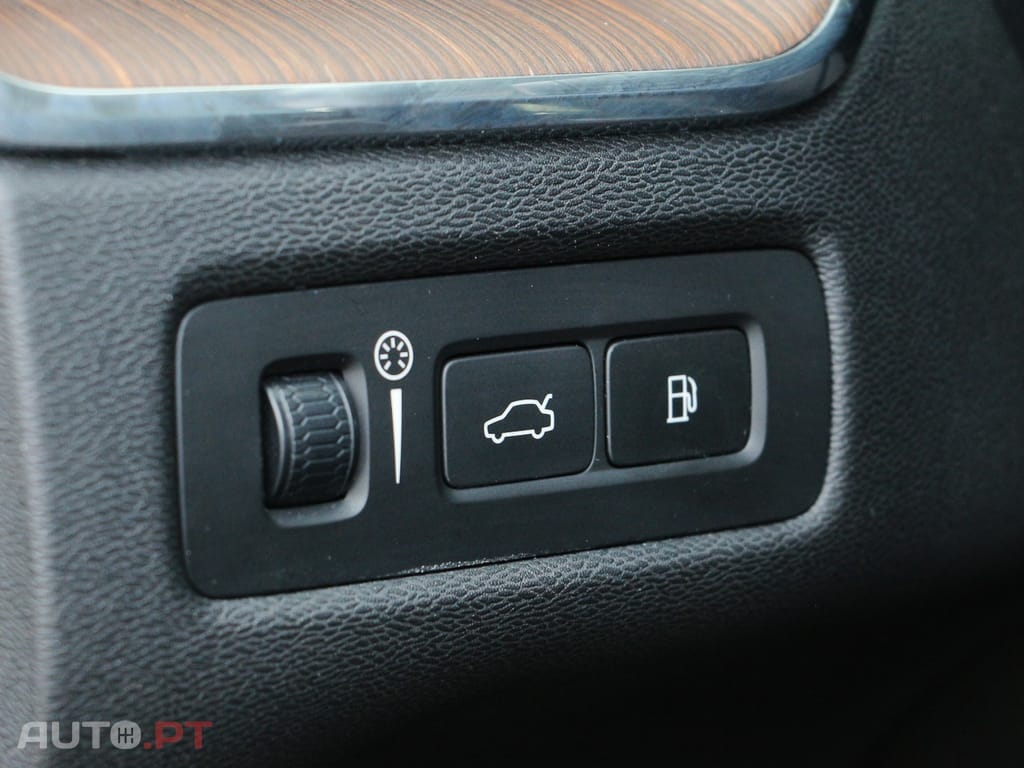 Volvo XC60 2.0 T8 PHEV Momentum AWD