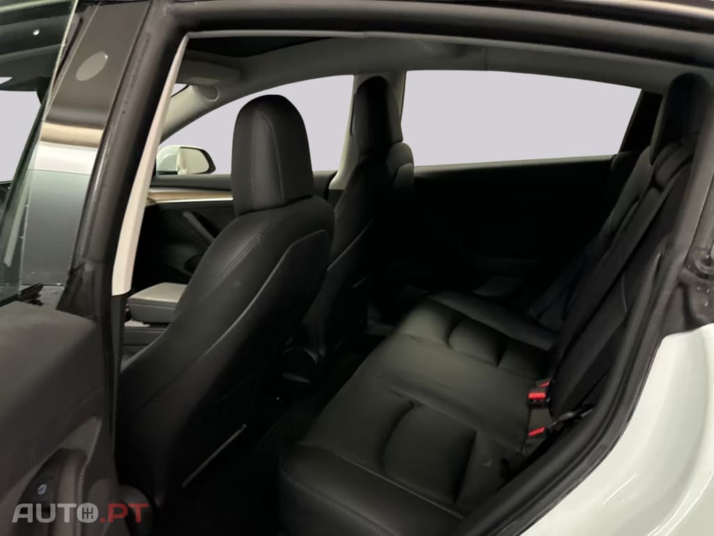 Tesla Model 3 RWD I.V.A DEDUTIVEL 