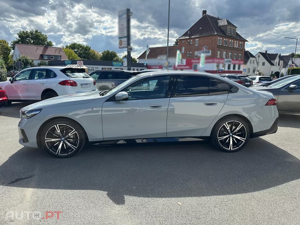 BMW i5 eDrive40