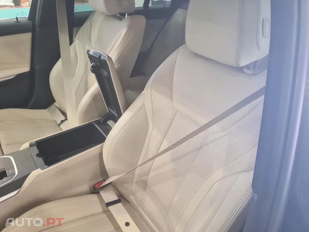 BMW 330 e Touring Line Luxury Auto