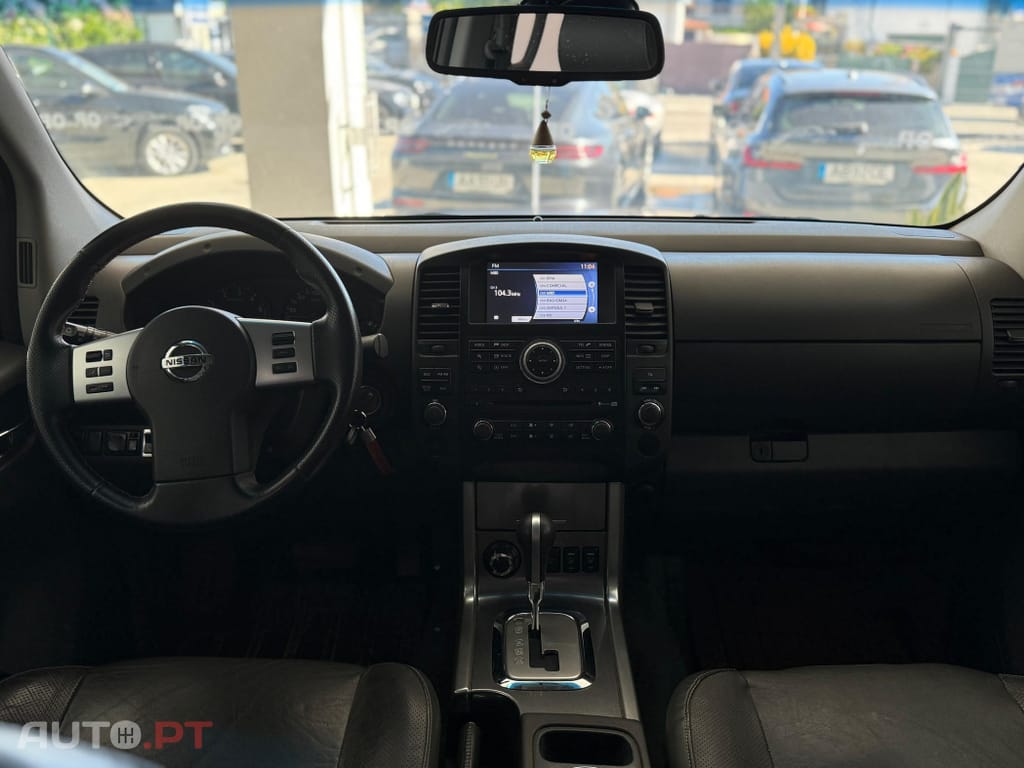 Nissan Navara 2.5 dCi CD LE Hi-Tech +P.Premium AT 4WD