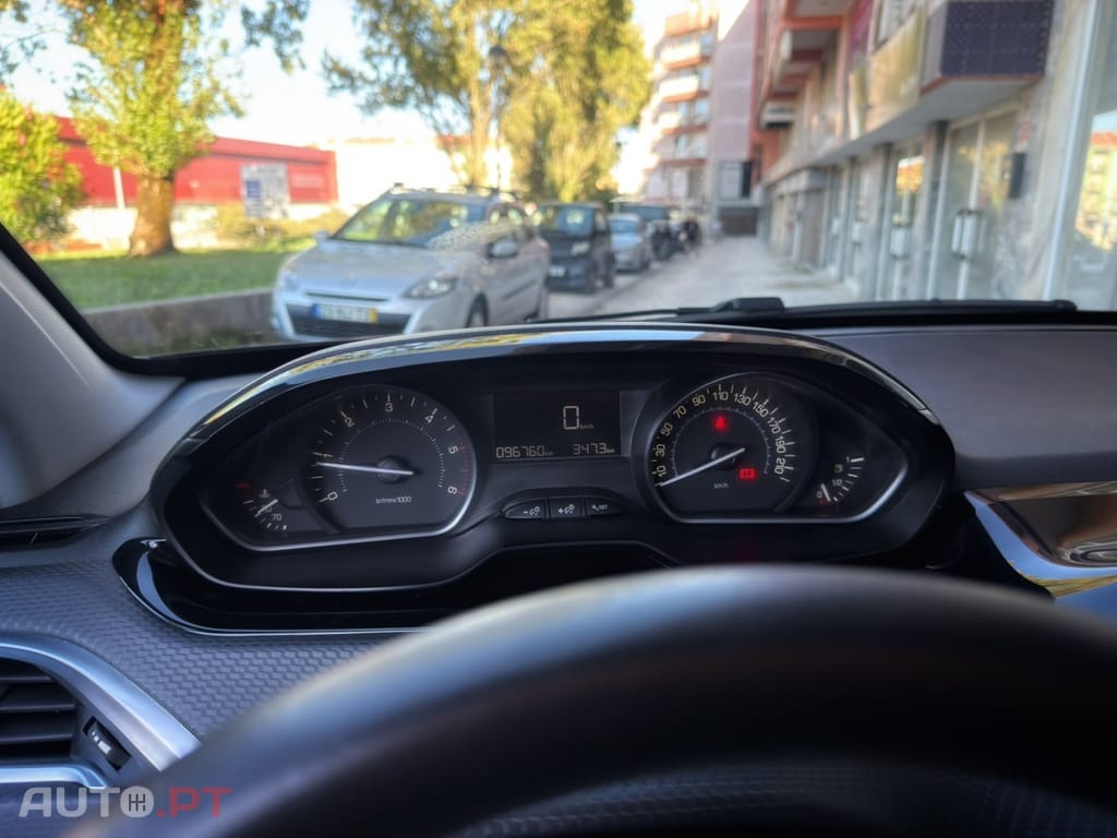 Peugeot 2008 1.6 BlueHDi Style