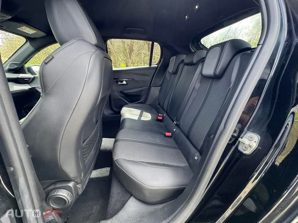 Peugeot 208 1.2 PureTech GT Line EAT8