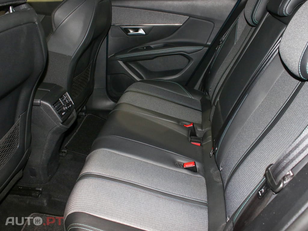 Peugeot 3008 1.2 PureTech Allure Pack EAT8