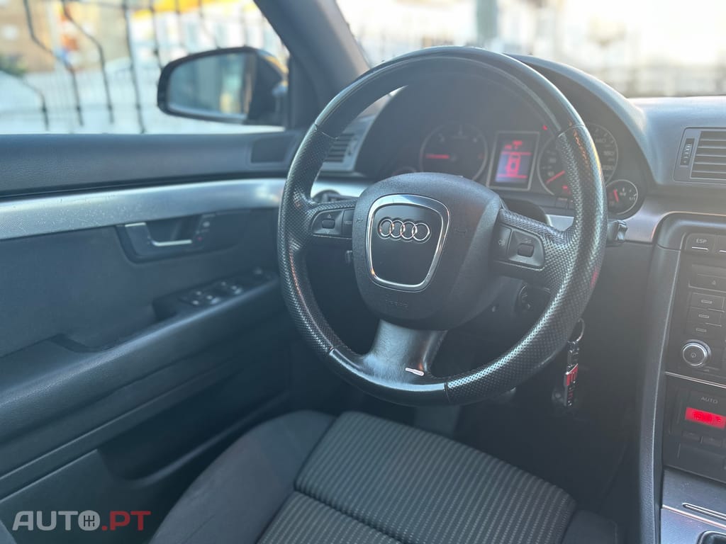 Audi A4 Avant 2.0TDi S-Line