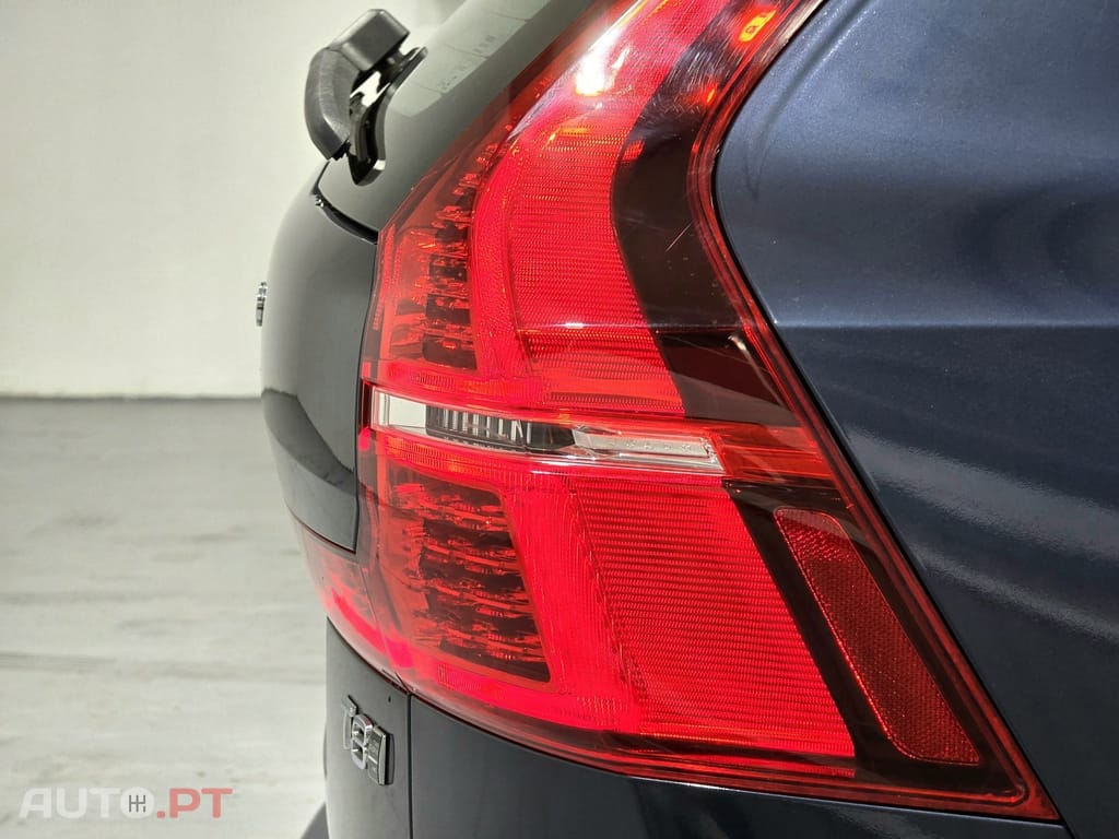 Volvo XC60 2.0 T8 PHEV Momentum AWD