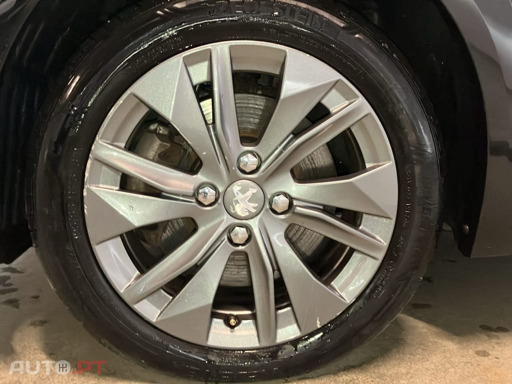 Peugeot E-208 50 KWh Allure Pack