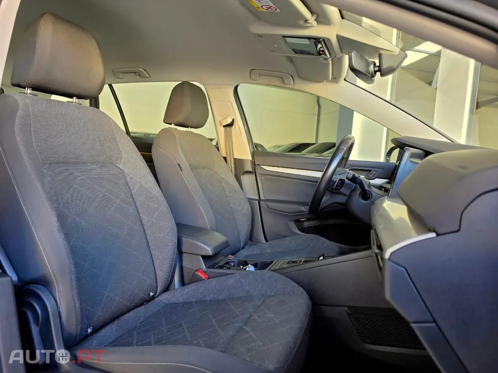 Volkswagen Golf Variant 1.0 eTSI Life DSG