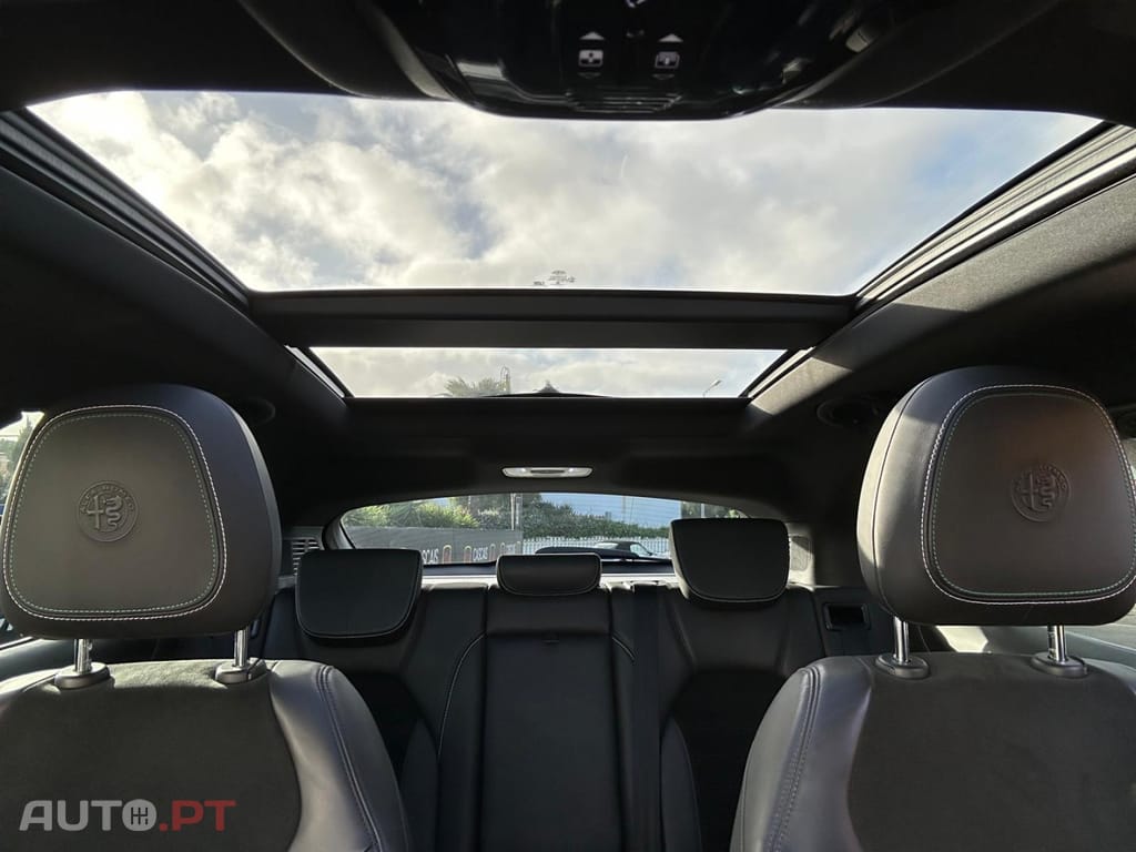 Alfa Romeo Stelvio V6 2.9 Bi-Turbo AT8-Q4 Quadrifoglio