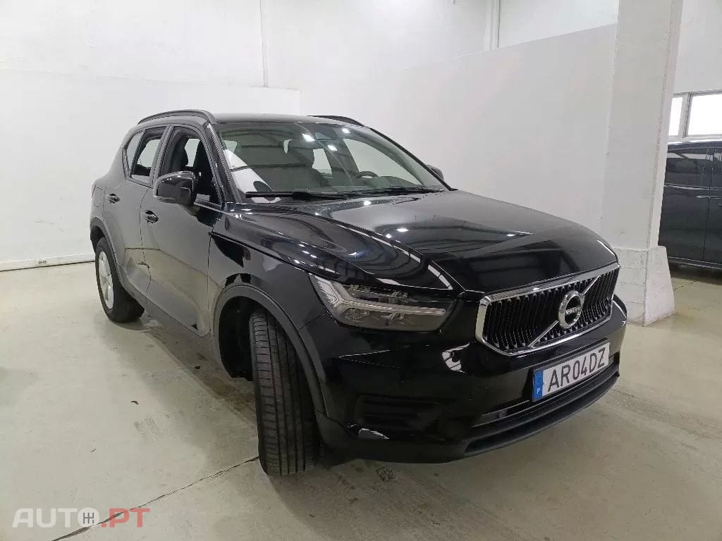 Volvo XC40 1.5 T2 Momentum Core